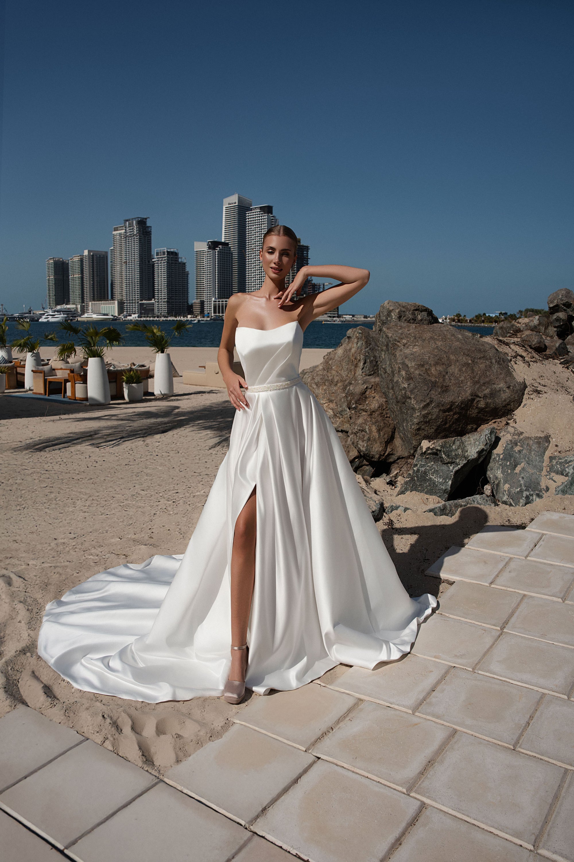 25311 LATIFA